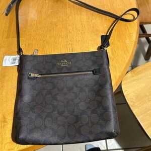 2000’s coach bag never used